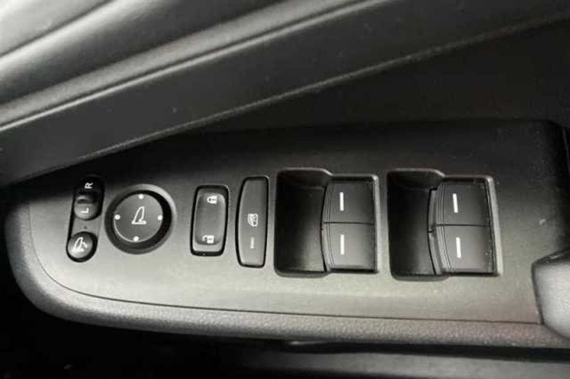 Honda HR-V Hybrid 1.5 EHEV ELEGANCE 5DR CVT 