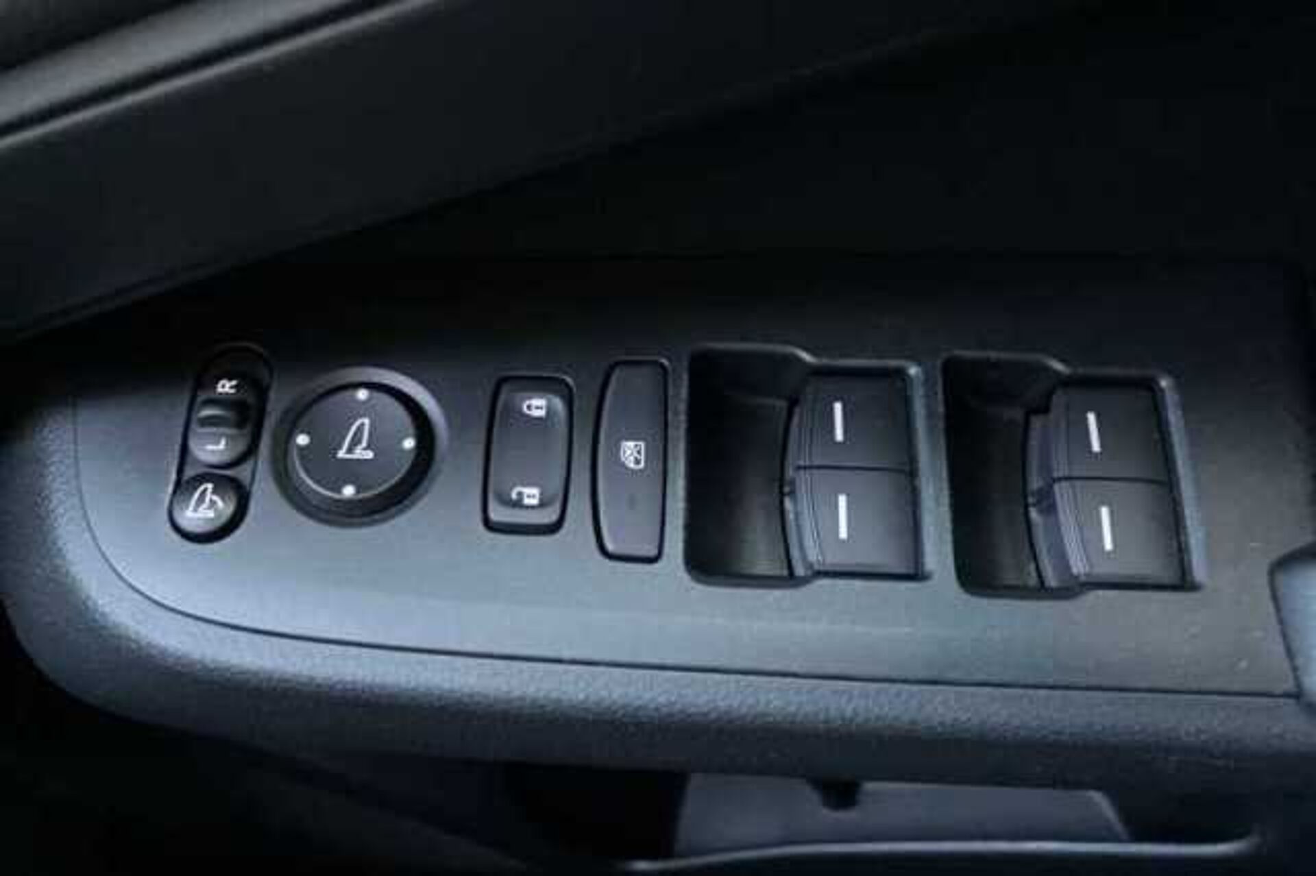 Honda HR-V Hybrid 1.5 EHEV ELEGANCE 5DR CVT 