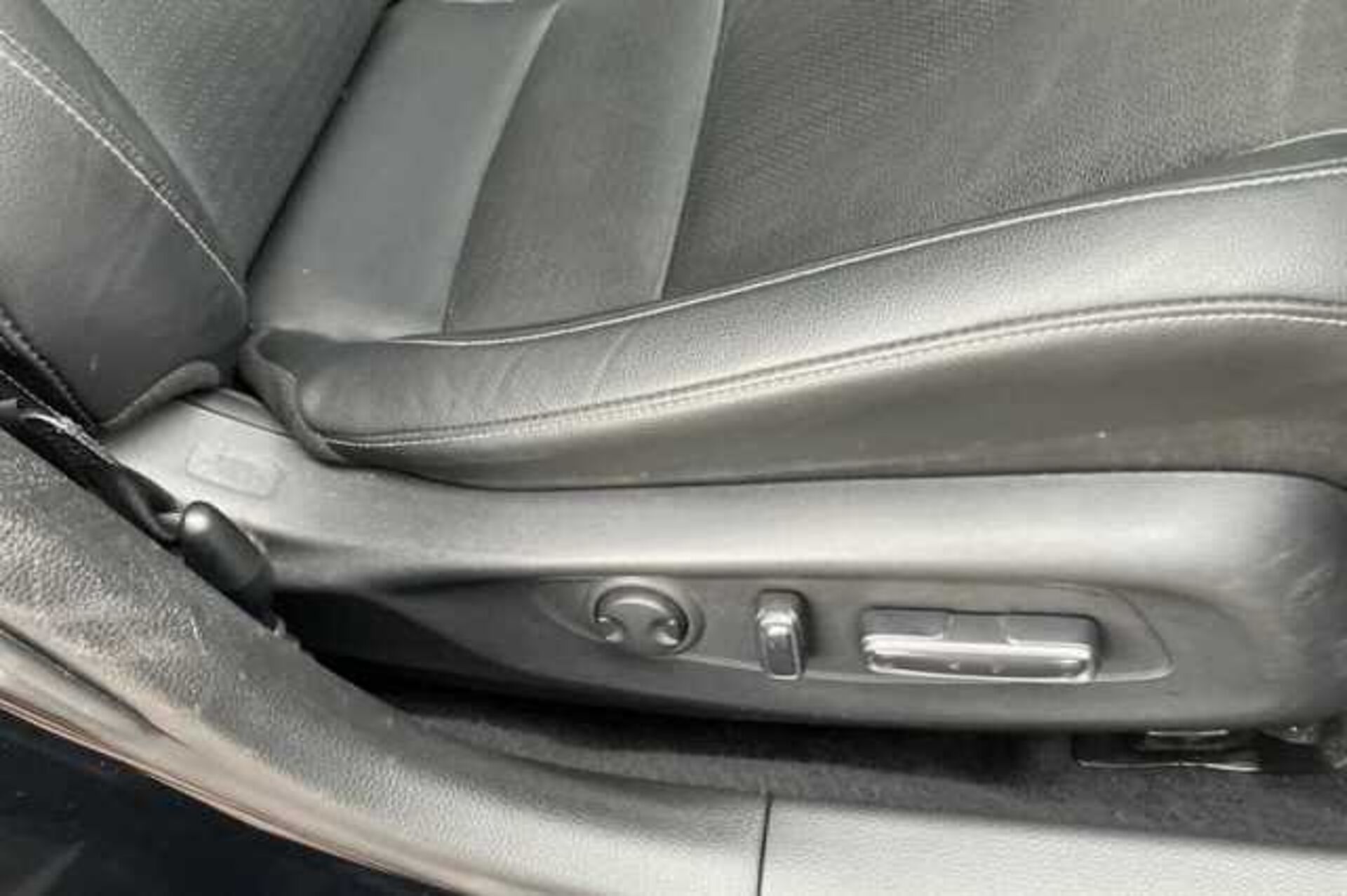 Honda Civic Hybrid 2.0 eHEV Advance 5dr CVT 