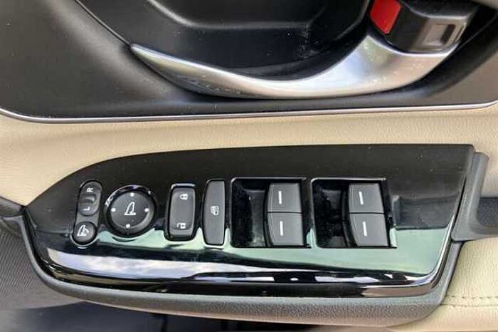 Honda CR-V Hybrid 2.0 I-MMD HYBRID SR 2WD 5DR ECVT 